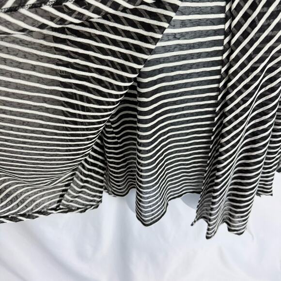 Studio JPR Bell Sleeve Layered Top Size Small - Picture 4 of 11